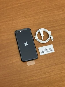 NEW Apple iPhone SE 3 64GB 2022 Midnight Unlocked - January 2026 Warranty UK - Photo 1 sur 10