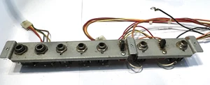Enchufes y enchufes de salida del panel trasero Korg Polysix franqueo gratuito - Imagen 1 de 3