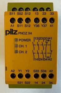 Pilz Not-Aus-Schaltgerät / PNOZ X4 24VDC 3n/o 1n/c / 774730 - Picture 1 of 7