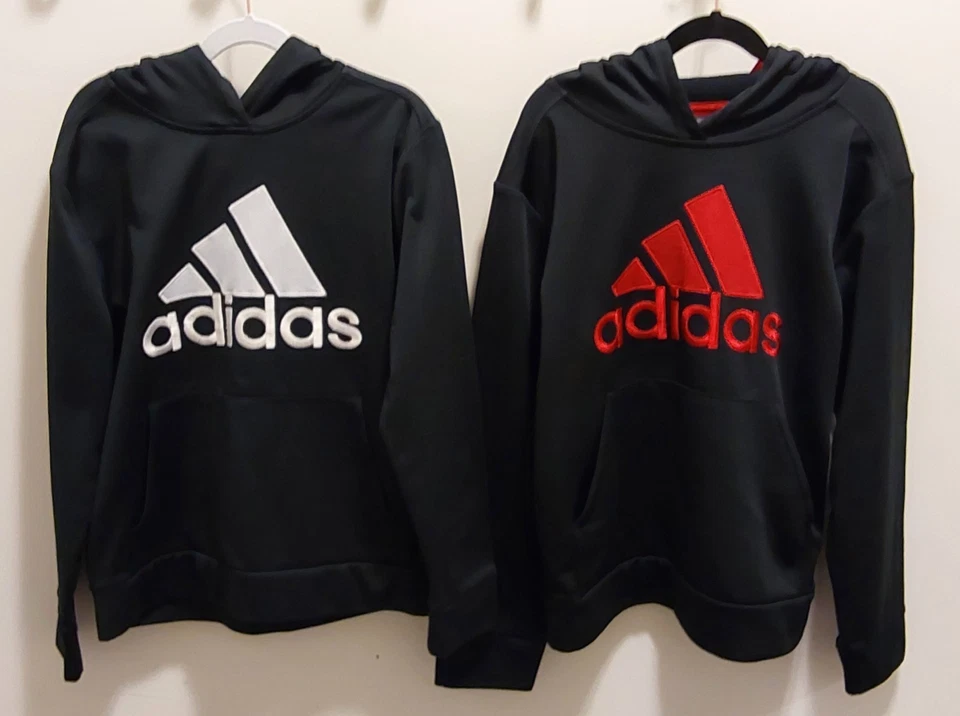 2 sudaderas con capucha Adidas negras para niños con logotipos cosidos y bolsillo frontal / talla M 10-12 / usadas en excelente estado Foto 1 de 4