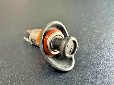 1986-1991 MAZDA RX7  FC OEM CIGARETTE LIGHTER - Image 1 of 4