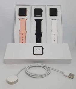 Apple Watch Series 5 GPS - 40mm 44mm Space Grey - Sport Band - Excellent Grade A - Afbeelding 1 van 4