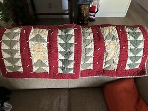 2 Pottery Barn Pillow Shams Quilted Red Green Patchwork Triangle STANDARD 20x26 - Picture 1 of 10