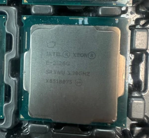 Intel Xeon E-2126G 3,3 GHz SR3WU 6 núcleos CM8068403380219 - Imagen 1 de 1