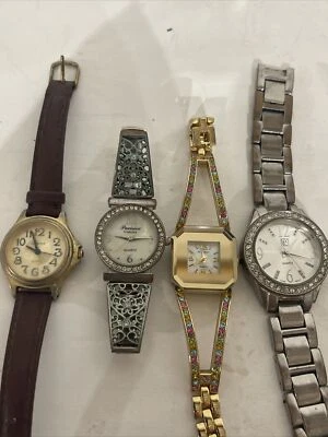LOTE DE CAJONES DE CHATARRA RELOJES VINTAGE NY&C, WINCCI, WATCH-IT GRUEN PRECISION Foto 1 de 4