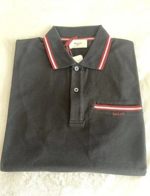 Nueva Camisa Polo Bally Negra Algodón Bolsillo Bally Cuello a Rayas Talla M Precio de venta sugerido por el fabricante $295 Foto 1 de 4