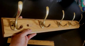 Estante para abrigos de madera; 5 ganchos dobles de metal dorado; montaje en pared; 27""x3""; chaquetas, llaves - Imagen 1 de 24