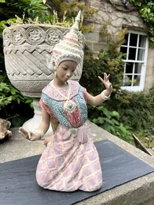 Estatuilla de porcelana vintage de bailarina tailandesa Lladro 2069 43 cm de alto de Vincent Martinez - Imagen 1 de 11