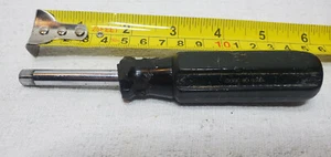 VINTAGE 1956 SNAP ON TOOLS TM4 1/4" BLACK OCTOGRIP HARD HANDLED SOCKET DRIVER - Picture 1 of 6