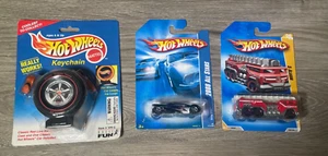 Hot Wheels Key Chain and Cars Bundle - Picture 1 of 4