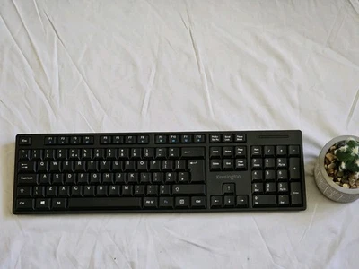 Kensington Pro Fit Low Profile Wireless Keyboard Working Good Condition - Image 1 of 2