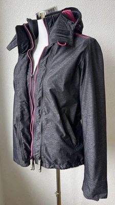 Superdry Damen Windcheater Jacke – Grau mit pinken Details Größe M (fällt wie S) - Bild 1 von 4