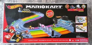 Hot Wheels Mario Kart Rainbow Road Race Track Set | Luces y Sonidos | Totalmente Nuevo - Imagen 1 de 3