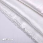 Biała tkanina taftowa na podwórku- solidna tkanina politaftowa- dekoracja