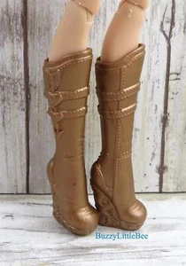 Ever After High Doll C.A. Amor durch den Wald hohe Gold- oder Bronzestiefel - Bild 1 von 2