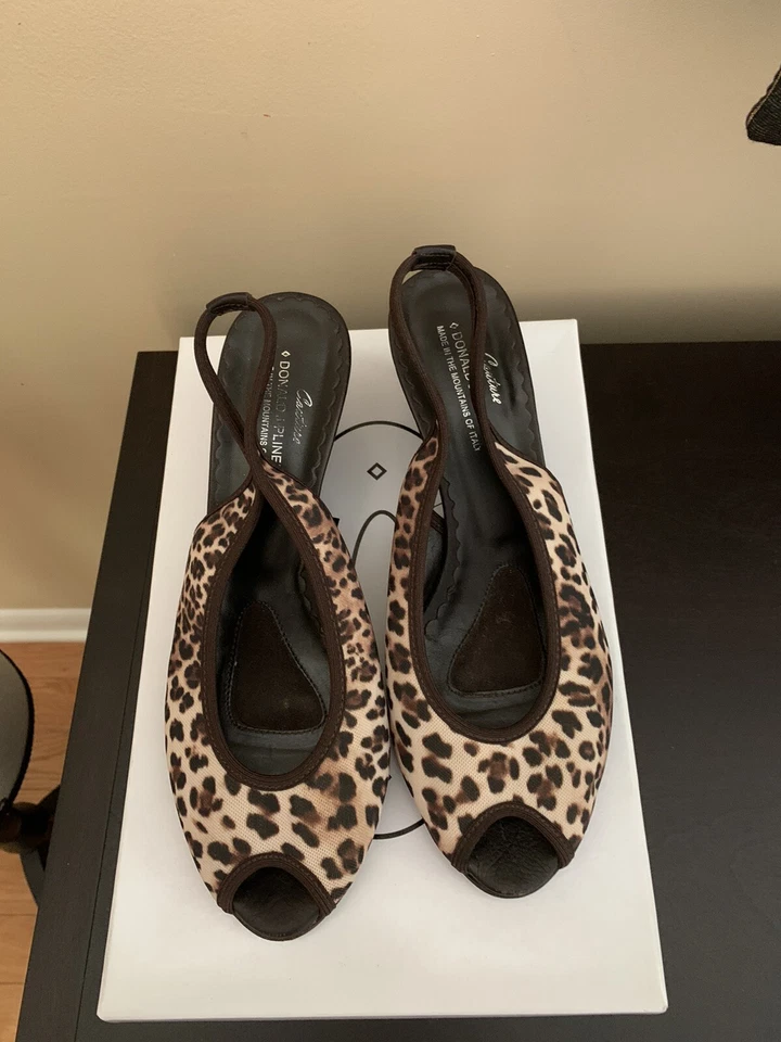 Sapatos femininos tamanho 9,5 Donald J pliner estampa animal  - Imagem 1 de 4
