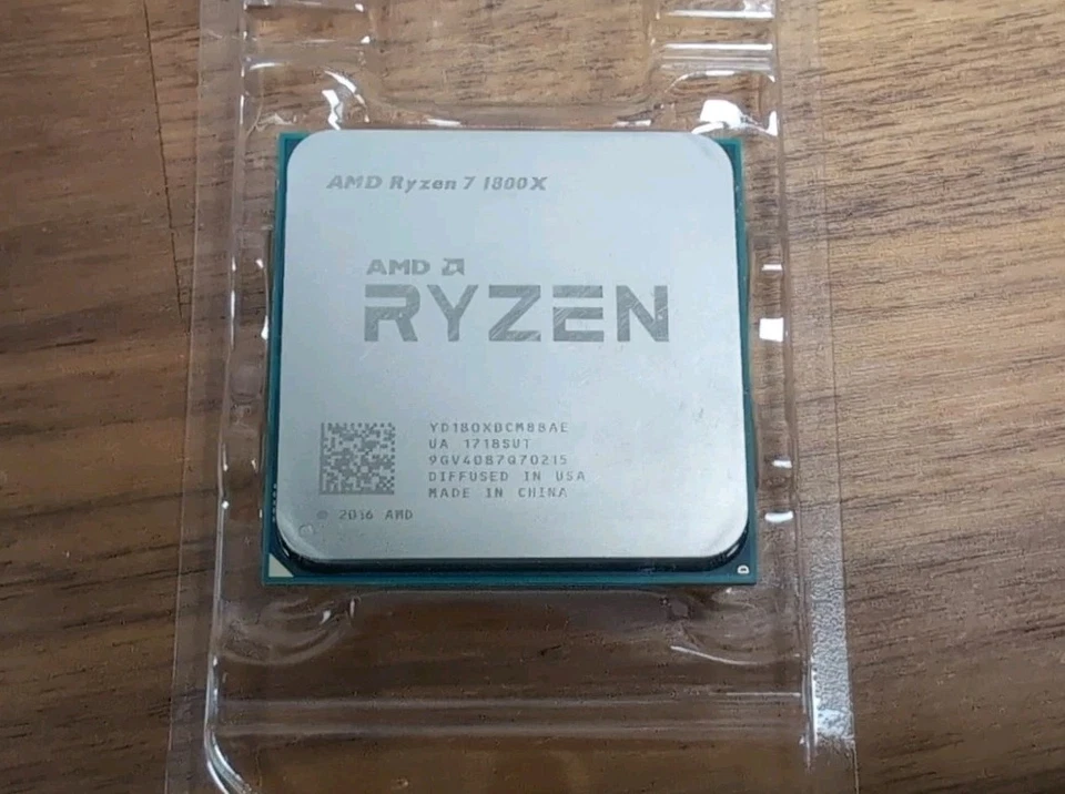CPU de escritorio AMD Ryzen 7 1800X AM4 8 núcleos YD180XBCM88AE  Foto 1 de 1