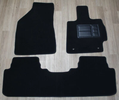 Front & Middle Row Carpet Floor Mats for Toyota Kluger: from 08/2007 to 02/2014 - image 1 of 4