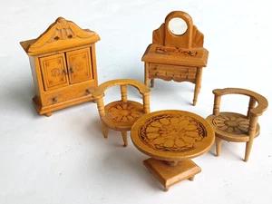Vintage Puppenstubenmöbel aus Holz - 5 Teile - Design "Schablone" - Bild 1 von 5