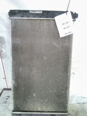 09-14 16-23 Nissan Máxima Radiador CVT Foto 1 de 4