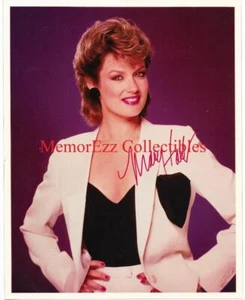 MARY HART Entertainment Tonight & Baby Daddy SIGNED Autographed 8x10 Color Photo - Picture 1 of 1