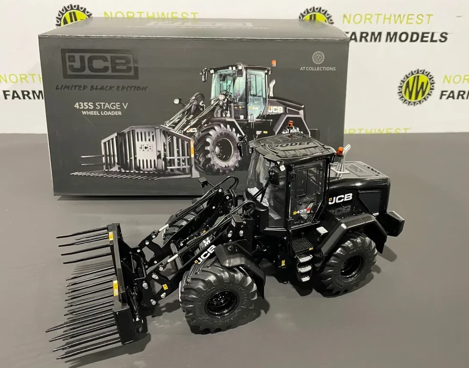 AT COLLECTIONS 1:32 JCB 435S AGRI BLACK WHEELED LOADALL WITH FOLDING BUCK RAKE - Image 1 of 1