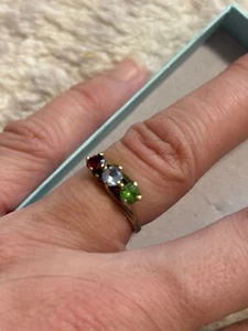 Three Stone Gold Ring - Picture 1 of 4
