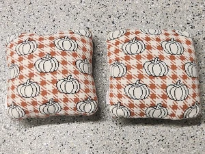 2er Set Kürbis Halloween Kissen 12x12 orange - Bild 1 von 4