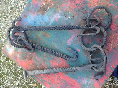 Ancien support de chaudron pour cheminée 18ème en fer forgé déco chalet Savoie - Photo 1/4