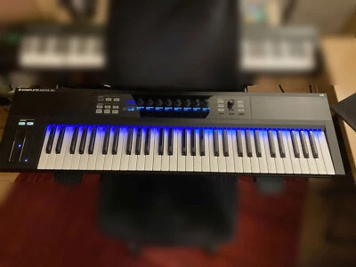 NI KOMPLETE KONTROL S61 mit Softwarebundle - Bild 1 von 4