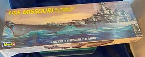US Navy Schlachtschiff Missouri Neu in Box Factory Sealed Inhalt New Stock Revell - Bild 1 von 4