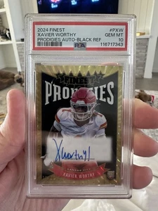2024 Topps Finest-Prodigies Autographs Xavier Worthy #P-XW Black Refractor 11/25 - Bild 1 von 2