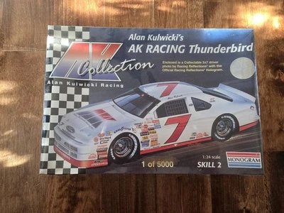 Monograma 1:24 Alan Kulwicki's AK Racing Ford Thunderbird Modelo Coche 1 de 5000 Foto 1 de 4