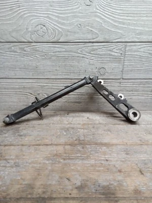 94 94-99 Yamaha FZR600 FZR6 1994 soporte de montaje de pinza de freno de disco trasero  Foto 1 de 4