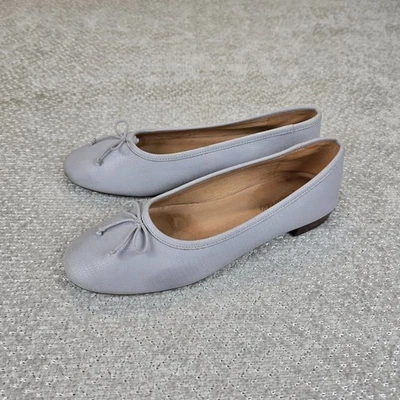 Zapatos planos de ballet MADEWELL para mujer 7 cuero en relieve punta redonda gris claro Foto 1 de 4