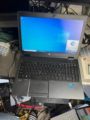 Estación de trabajo HP ZBook 15 G2 i7-4710MQ 500 GB HDD Windows 10 Pro Foto 1 de 4