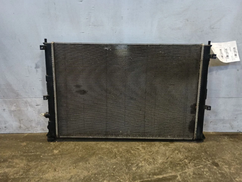 Радиатор от 2017 Honda Civic 1,5 л MT 11709208 - Изображение 1 из 4