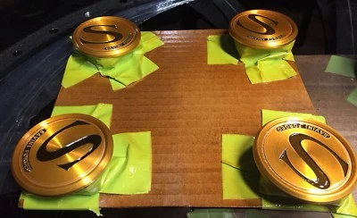 Juego de 4 tapas centrales de rueda personalizadas forjadas Savini negras/doradas hechas de aluminio Foto 1 de 4