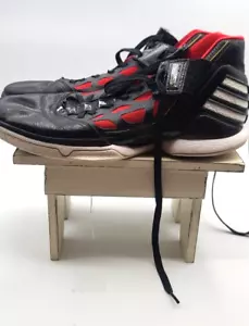 Adidas AdiZero Derrick Rose nere rosse G22887 taglia 12,5 - Foto 1 di 9