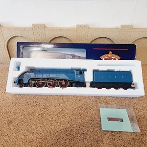 BACHMANN OO GAUGE 31-959  CLASS A4  26  ' MILES BEEVOR ' L.N.E.R. GARTER BLUE - Picture 1 of 1