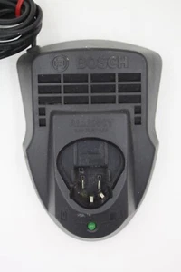 Bosch AL1105CV Elektrowerkzeug Akku Ladegerät 3,6V -10,8V 0,5A Eurostecker - Bild 1 von 4