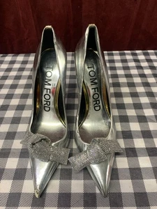 Tom Ford spitz zulaufende silberne Damenschuhe mit Absatz (restaurierungsbedürftig) Größe 39/8 US - Bild 1 von 14