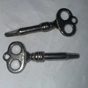 2 Vintage Original Triangle Tip Piano Lock Key Collectible - Picture 1 of 5