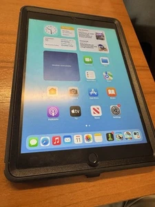Apple iPad 9th Generation 64GB Wifi only - Space Gray Excellent Condition - Photo 1/4