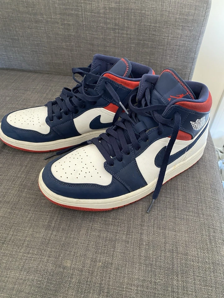 Jordan 1 Mid Azul Marino Rojo Blanco talla 9.5 Foto 1 de 4