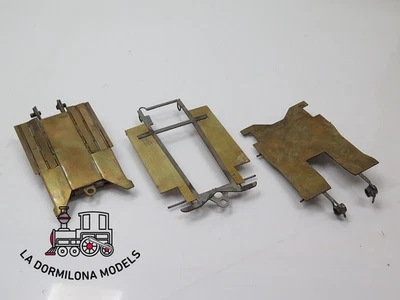 EA667 Scalexrix Slot - JUEGO 3 DE CHASSIS ARTESANALES DE LATON PARA COCHE SLOT - Imagen 1 de 4