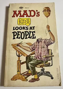 Vintage MAD Magazine Paperback Dave Berg LOOKS AT PEOPLE Signet 1966 - Picture 1 of 4