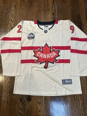 Camiseta deportiva alternativa Team Canada Fanatics MacKinnon cosida crema para hombre 54 XL Foto 1 de 4