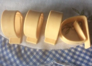 Collectable VintagePlastic Card ( Bridge ,Solo/ Poker Etc )Table Clips For Cloth - Picture 1 of 3