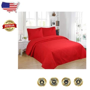3-Piece Lightweight Queen Bedspread Set in Red - Modern Comfort for All Seasons - Picture 1 of 2